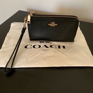 Coach double zipper black with gold wristlet
